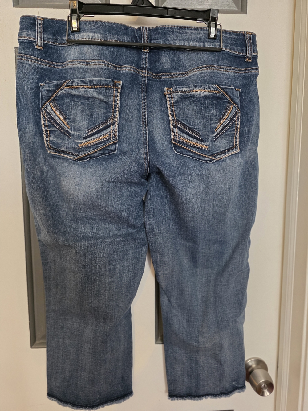Maurices Dark Blue Cropped Jeans Size 18 - Picture 2 of 4